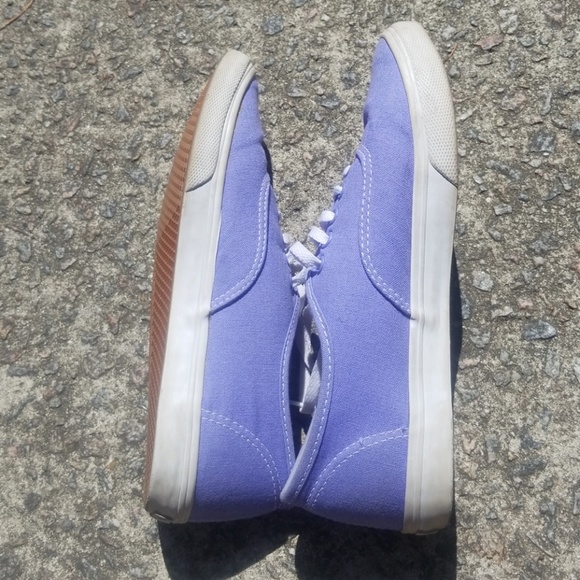 Shoes - Picture 3 of 8